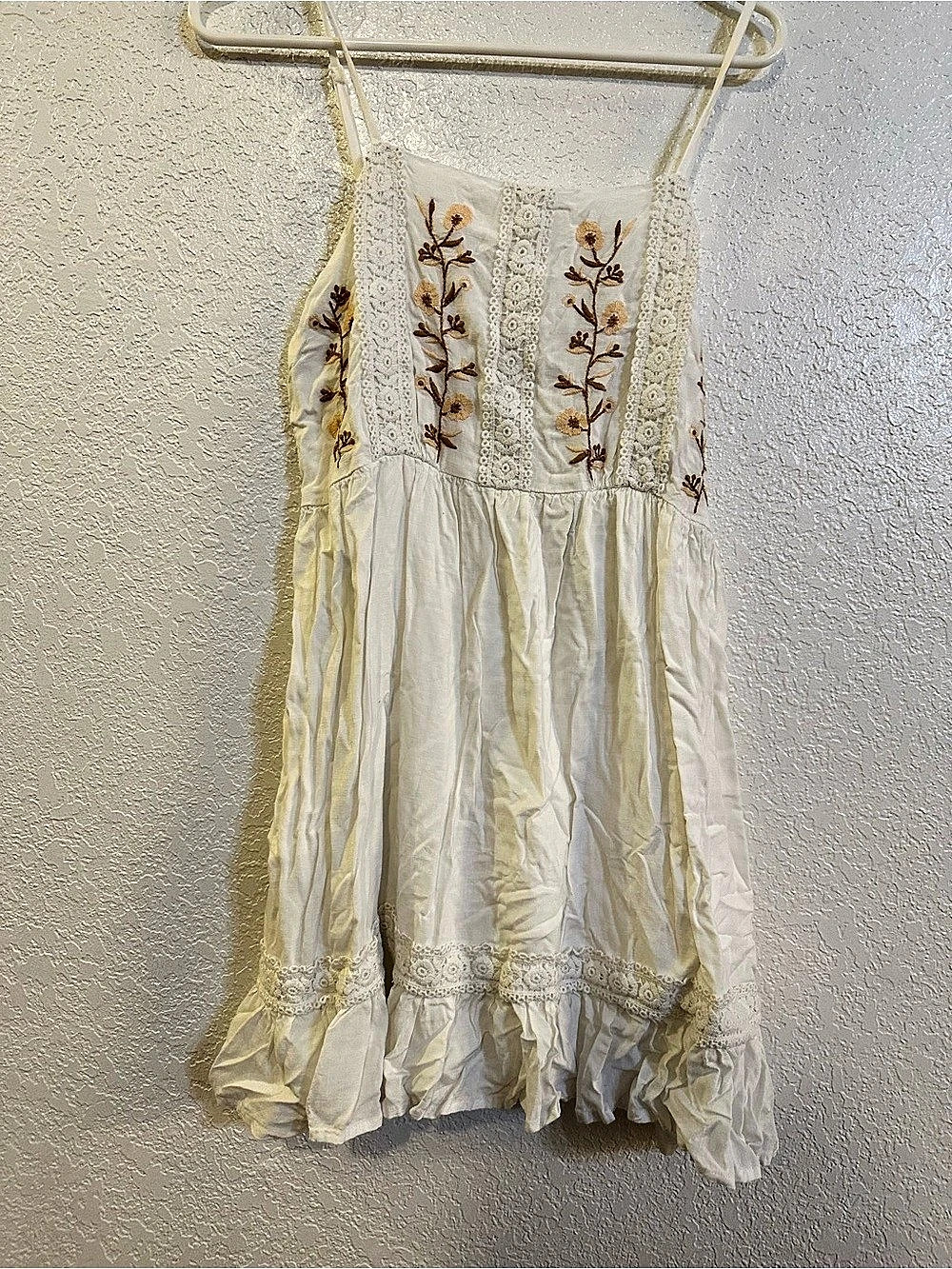 Bila 77 Floral Embroidered Mini Dress in White Like New